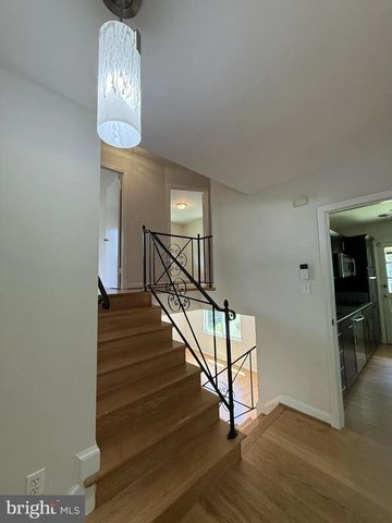 9209 E PARKHILL DR, Bethesda, MD 20814