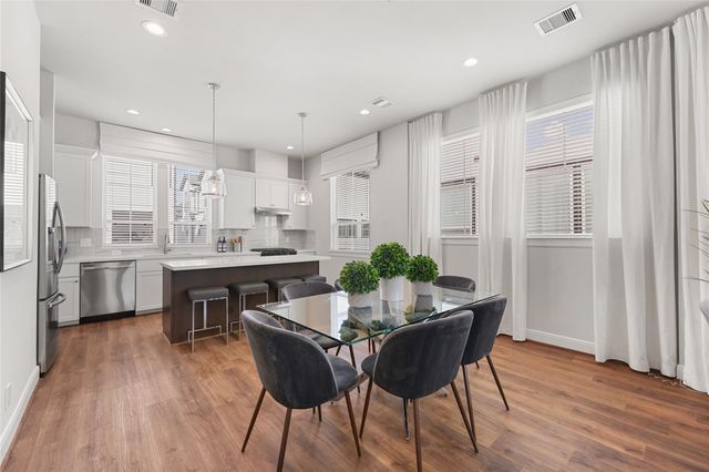 2704 Grand Fountains Drive H, Houston, TX 77054