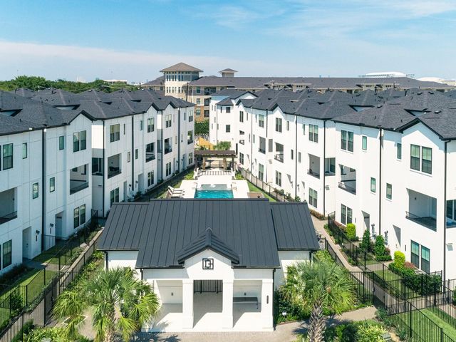 2704 Grand Fountains Drive H, Houston, TX 77054
