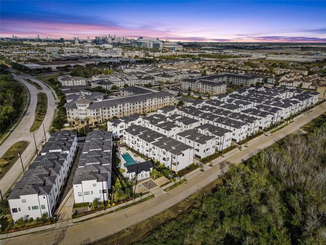 2704 Grand Fountains Drive H, Houston, TX 77054
