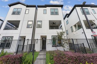 2704 Grand Fountains Drive H, Houston, TX 77054