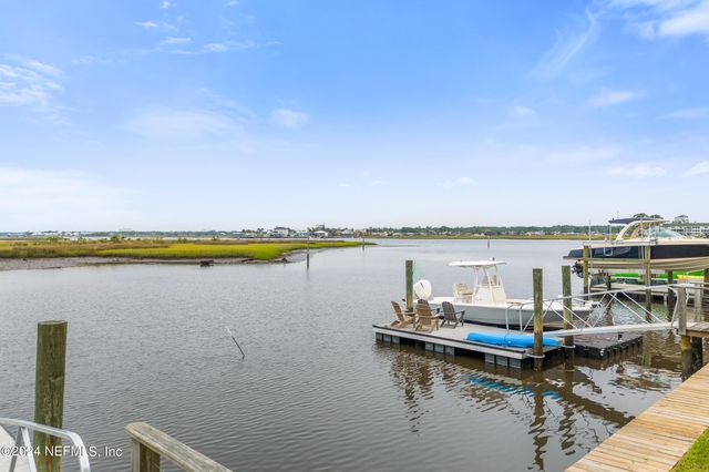 2340 BEACH Boulevard, Jacksonville Beach, FL 32250