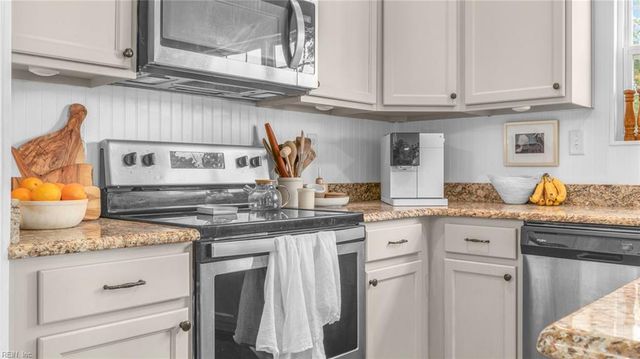 1545 Ocean Garden ST, Virginia Beach, VA 23454