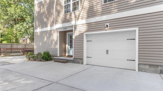 1545 Ocean Garden ST, Virginia Beach, VA 23454