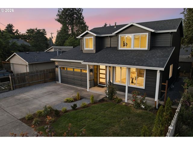 9827 N IVANHOE St, Portland, OR 97203