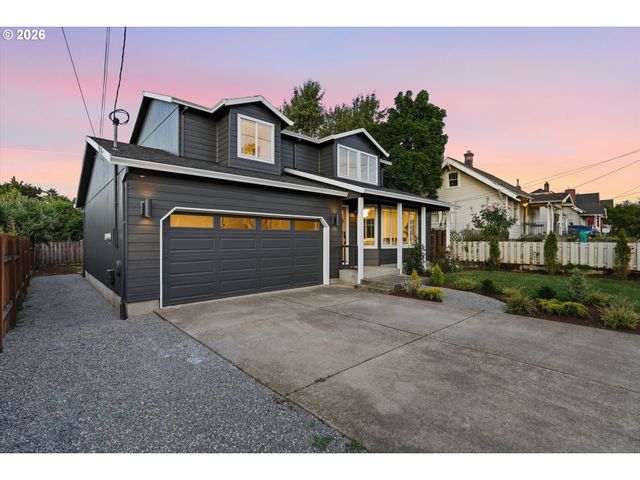 9827 N IVANHOE St, Portland, OR 97203