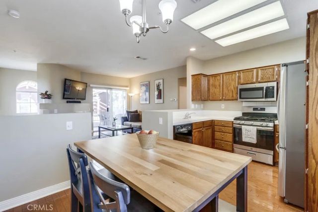 54 Santa Barbara Court, Lake Forest, CA 92610