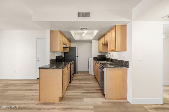 740 W ELM Street 207, Phoenix, AZ 85013