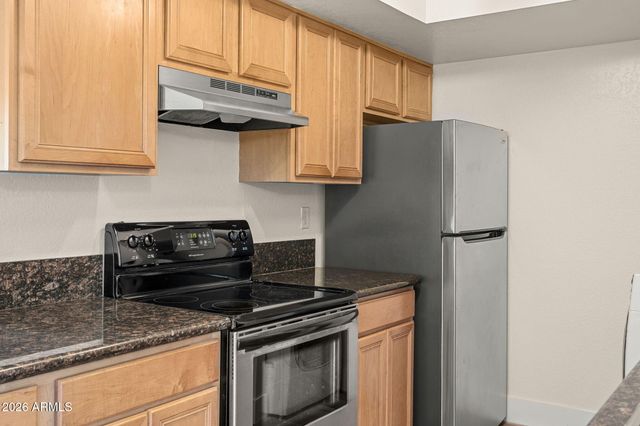740 W ELM Street 207, Phoenix, AZ 85013