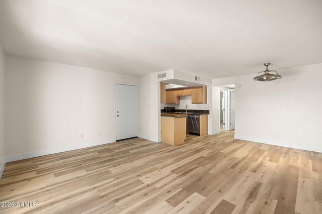 740 W ELM Street 207, Phoenix, AZ 85013