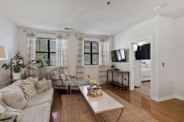 1803 Broadway Apt 201, Nashville, TN 37203