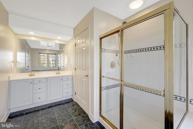 8030 KIDWELL TOWN CT, Vienna, VA 22182