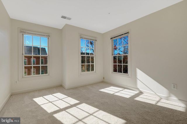 8030 KIDWELL TOWN CT, Vienna, VA 22182