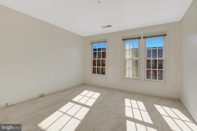 8030 KIDWELL TOWN CT, Vienna, VA 22182