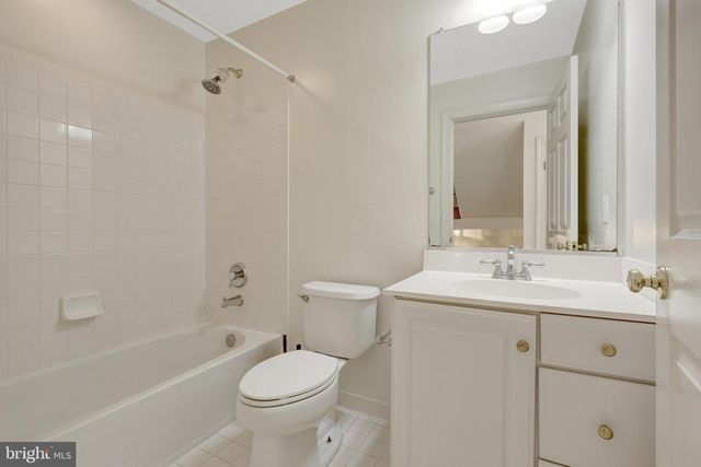 8030 KIDWELL TOWN CT, Vienna, VA 22182