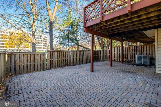 8030 KIDWELL TOWN CT, Vienna, VA 22182