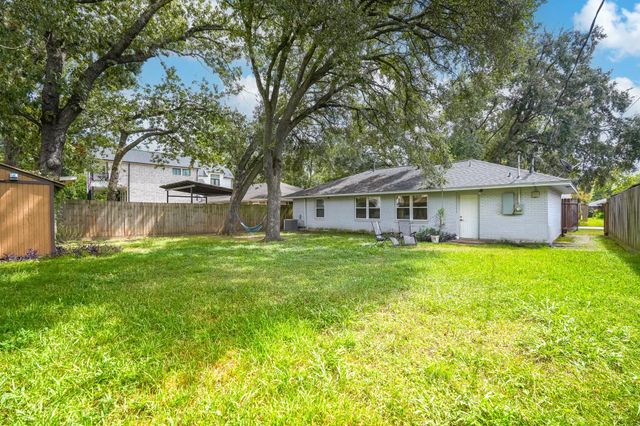 2222 Wakefield Drive, Houston, TX 77018