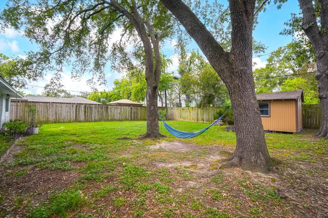 2222 Wakefield Drive, Houston, TX 77018