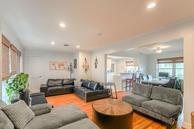 2222 Wakefield Drive, Houston, TX 77018