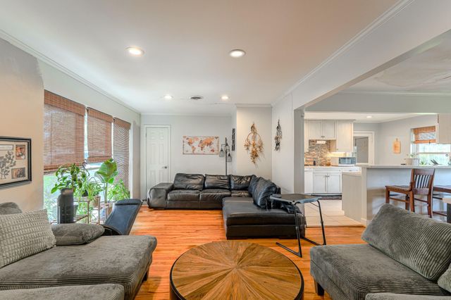 2222 Wakefield Drive, Houston, TX 77018