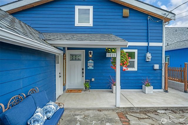 1811 Bay Street, Port Orchard, WA 98366
