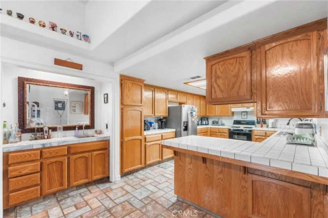 7431 Bay Ave, California City, CA 93505