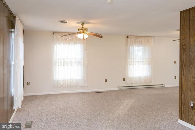 19 CARDINAL DR, Shepherdstown, WV 25443