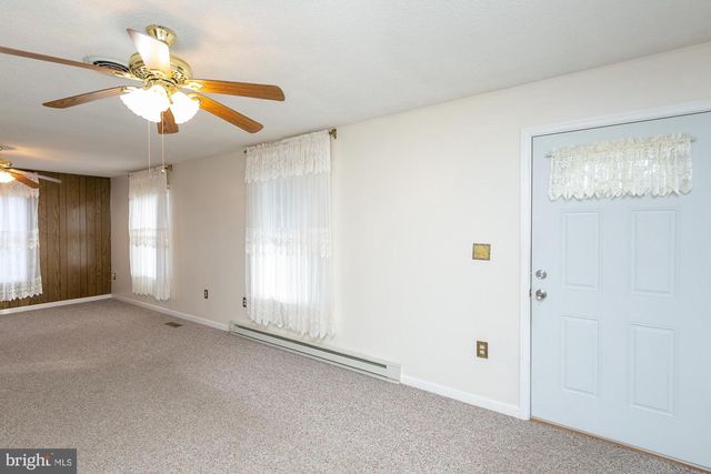 19 CARDINAL DR, Shepherdstown, WV 25443