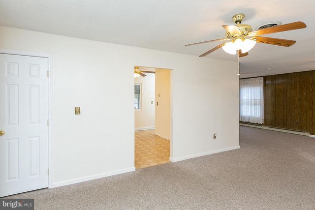 19 CARDINAL DR, Shepherdstown, WV 25443