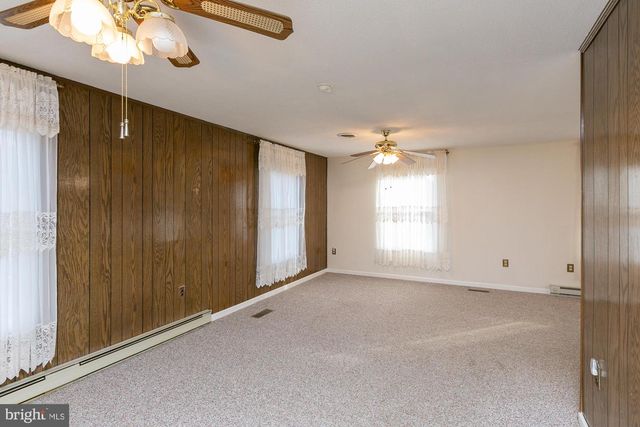 19 CARDINAL DR, Shepherdstown, WV 25443