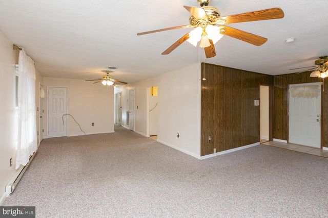 19 CARDINAL DR, Shepherdstown, WV 25443