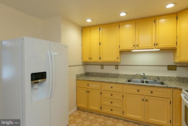 19 CARDINAL DR, Shepherdstown, WV 25443