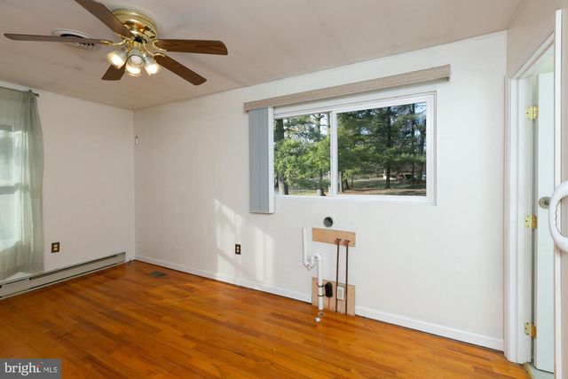 19 CARDINAL DR, Shepherdstown, WV 25443