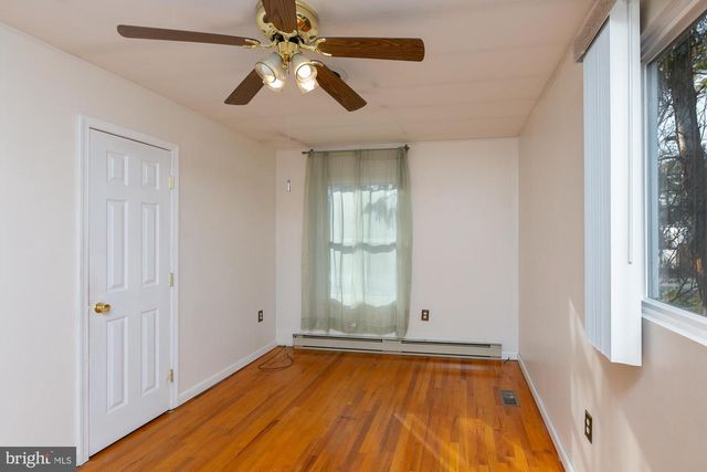 19 CARDINAL DR, Shepherdstown, WV 25443