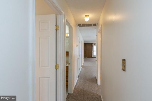 19 CARDINAL DR, Shepherdstown, WV 25443