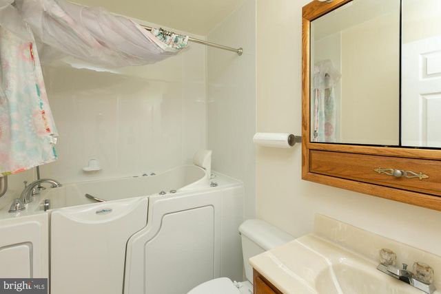 19 CARDINAL DR, Shepherdstown, WV 25443