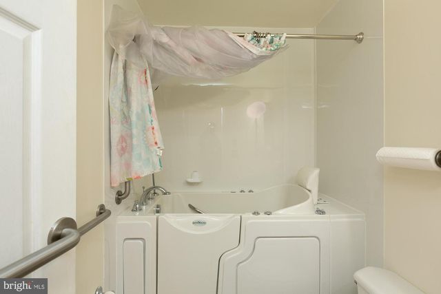 19 CARDINAL DR, Shepherdstown, WV 25443