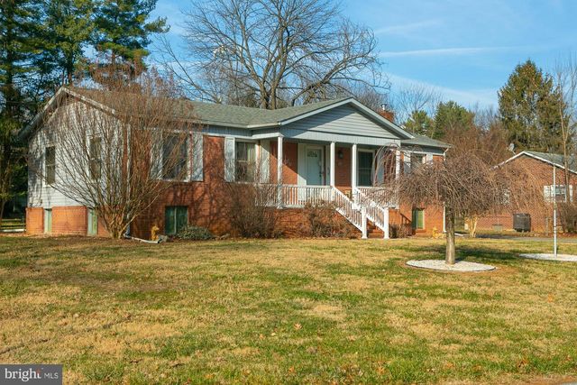 19 CARDINAL DR, Shepherdstown, WV 25443