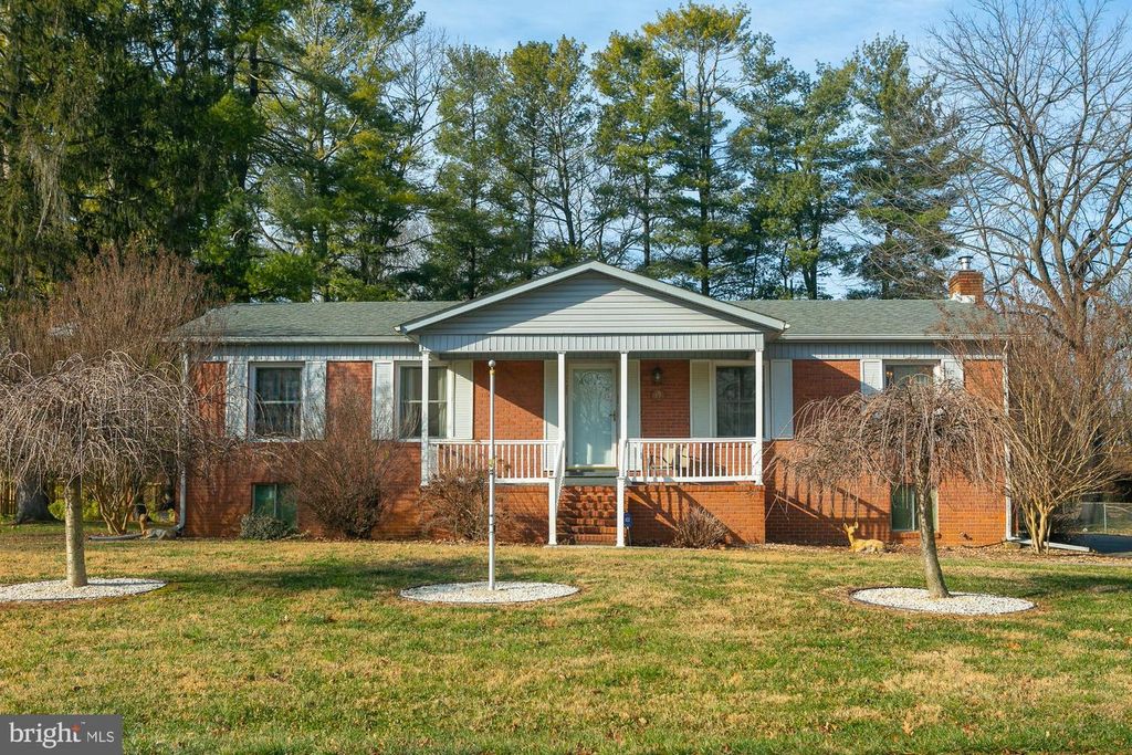 19 CARDINAL DR, Shepherdstown, WV 25443