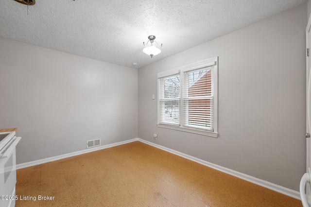 4227 Hillbrook Dr, Louisville, KY 40220