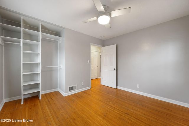 4227 Hillbrook Dr, Louisville, KY 40220