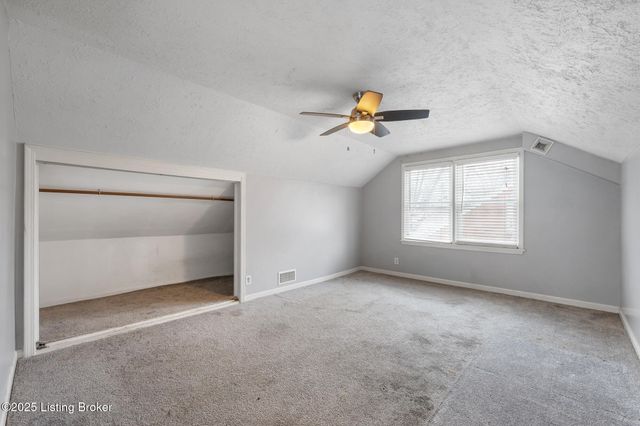 4227 Hillbrook Dr, Louisville, KY 40220