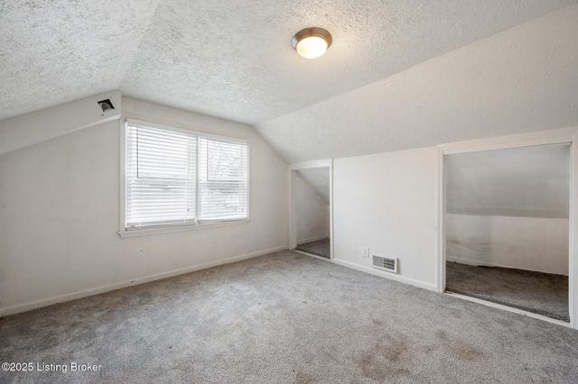 4227 Hillbrook Dr, Louisville, KY 40220