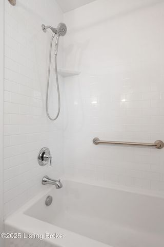 4227 Hillbrook Dr, Louisville, KY 40220