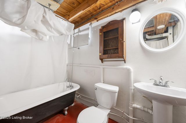 4227 Hillbrook Dr, Louisville, KY 40220