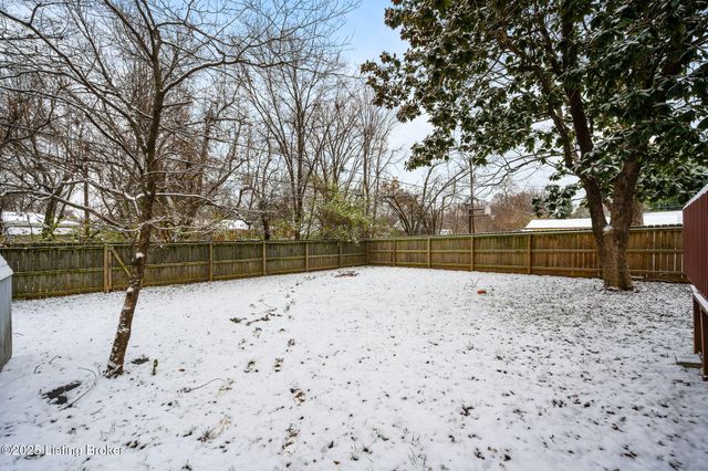 4227 Hillbrook Dr, Louisville, KY 40220