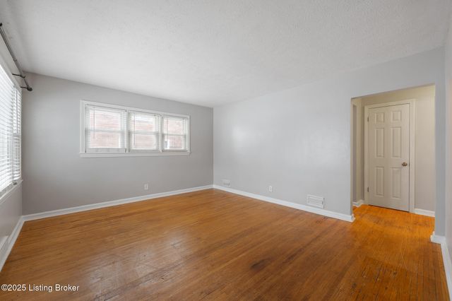 4227 Hillbrook Dr, Louisville, KY 40220