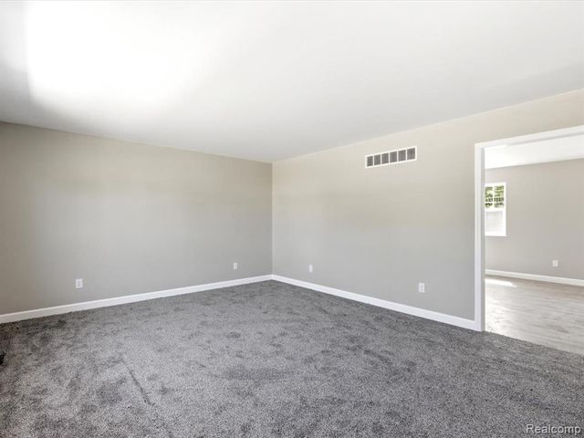 2941 Beach Road, Port Huron, MI 48060