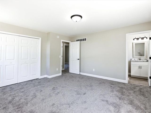2941 Beach Road, Port Huron, MI 48060