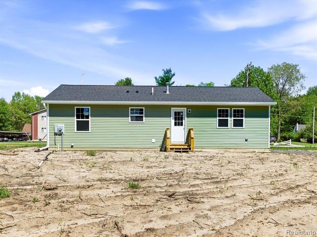 2941 Beach Road, Port Huron, MI 48060